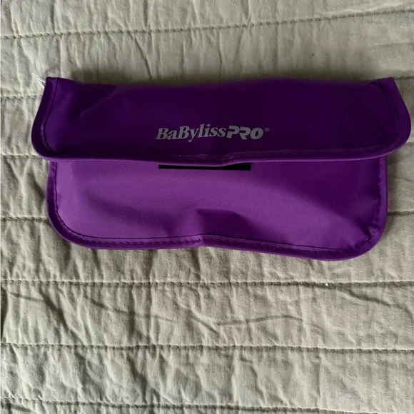 Sleek Pink Hair Straightener - Picture 2 of 2